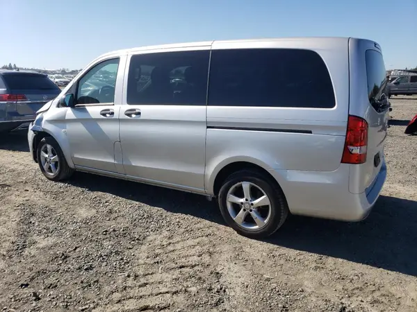 WD4PG2EE3H3302540 2017 MERCEDES-BENZ METRIS - Image 2