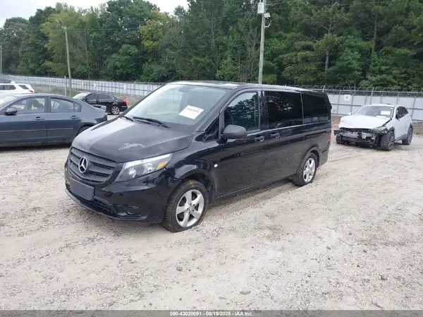 WD4PG2EE3J3372951 2018 MERCEDES-BENZ METRIS - Image 2
