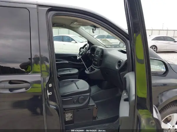 2018 MERCEDES-BENZ METRIS IAAI lot 43020091 auction photo 5