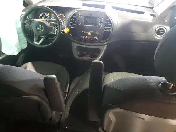 WD4PG2EE4J3342552 2018 MERCEDES-BENZ METRIS - Image 8