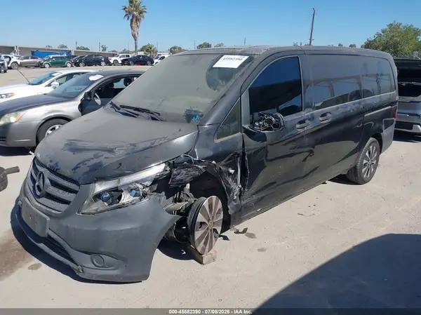 WD4PG2EE4K3518985 2019 MERCEDES-BENZ METRIS - Image 2