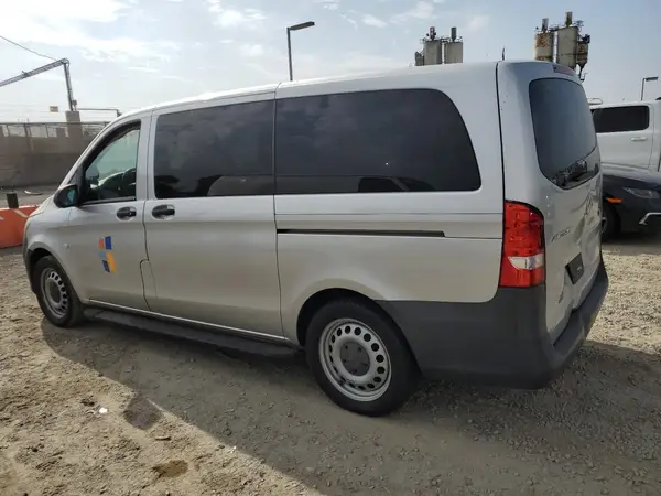 WD4PG2EE5H3237464 2017 MERCEDES-BENZ METRIS - Image 2