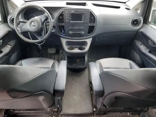 WD4PG2EE5H3245290 2017 MERCEDES-BENZ METRIS - Image 8