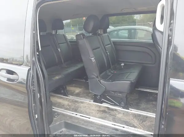 WD4PG2EE5H3337838 2017 MERCEDES-BENZ METRIS - Image 8
