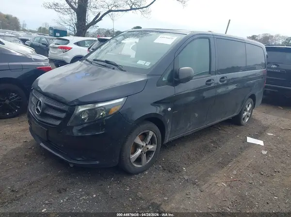 WD4PG2EE5J3394028 2018 MERCEDES-BENZ METRIS - Image 2