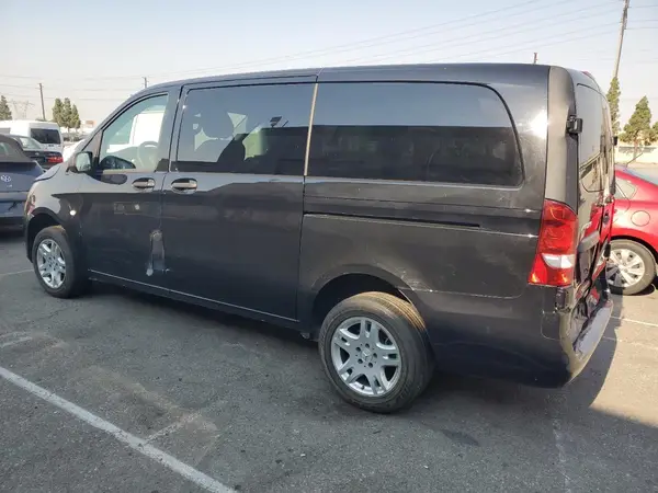 WD4PG2EE5J3419476 2018 MERCEDES-BENZ METRIS - Image 2