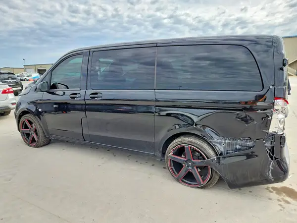 WD4PG2EE5J3489740 2018 MERCEDES-BENZ METRIS - Image 2