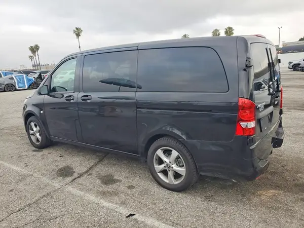 WD4PG2EE6J3489469 2018 MERCEDES-BENZ METRIS - Image 2