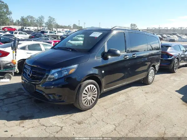 WD4PG2EE6J3502639 2018 MERCEDES-BENZ METRIS - Image 2