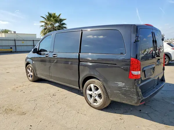 WD4PG2EE7H3286844 2017 MERCEDES-BENZ METRIS - Image 2