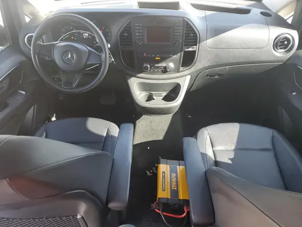 WD4PG2EE7J3357837 2018 MERCEDES-BENZ METRIS - Image 8
