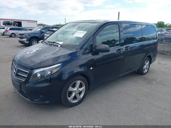 WD4PG2EE7J3393804 2018 MERCEDES-BENZ METRIS - Image 2