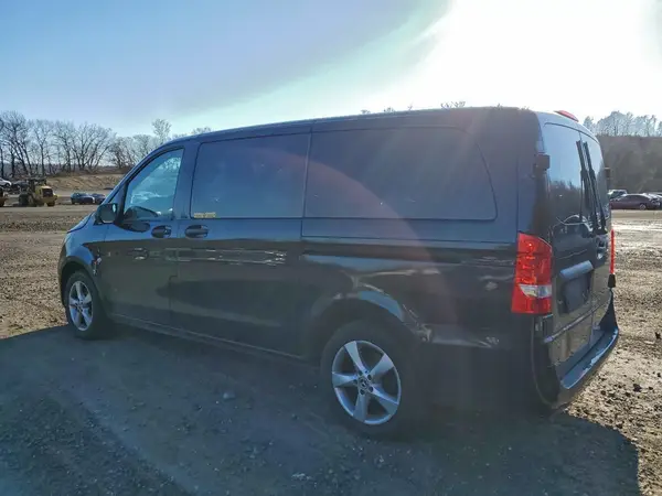 WD4PG2EE8J3491868 2018 MERCEDES-BENZ METRIS - Image 2
