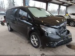 WD4PG2EE8J3498710 2018 MERCEDES-BENZ METRIS