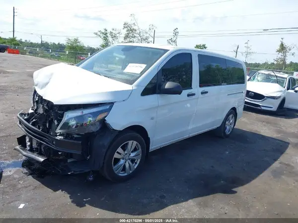 WD4PG2EE9H3250704 2017 MERCEDES-BENZ METRIS - Image 2