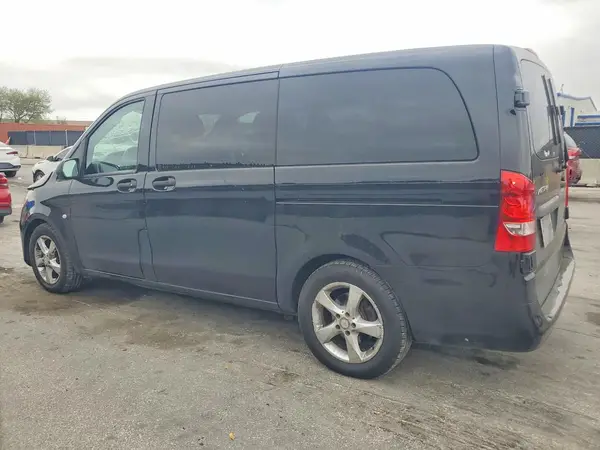 WD4PG2EE9H3310061 2017 MERCEDES-BENZ METRIS - Image 2