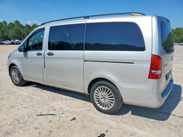 WD4PG2EE9K3574646 2019 MERCEDES-BENZ METRIS - Image 2