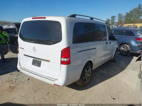 2016 MERCEDES-BENZ METRIS IAAI lot 43952991 auction photo 4