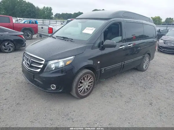 WD4PG2EEXJ3405072 2018 MERCEDES-BENZ METRIS - Image 2