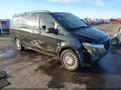 WDAPG2EE2H3308200 2017 MERCEDES-BENZ METRIS