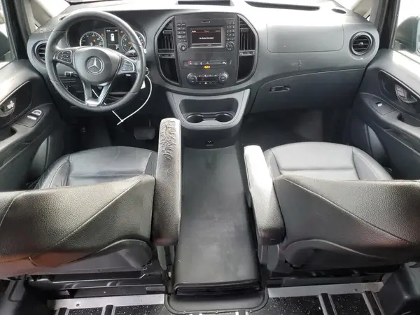 WDAPG2EE3H3307380 2017 MERCEDES-BENZ METRIS - Image 8