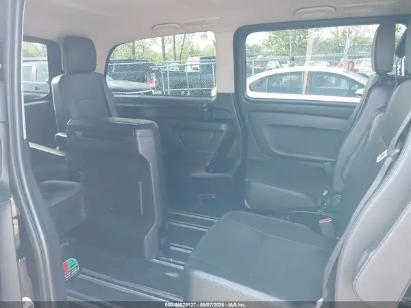 WDAPG2EE7H3310914 2017 MERCEDES-BENZ METRIS - Image 8