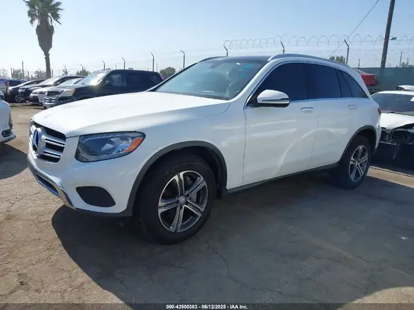 WDC0G4JB0GF074894 2016 MERCEDES-BENZ GLC - Image 2