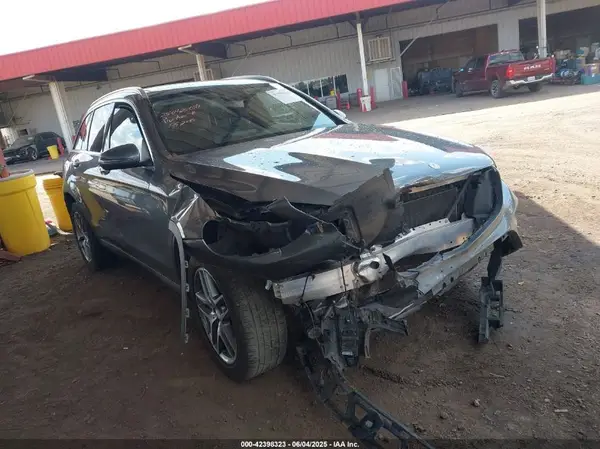 WDC0G4JB0GF088228 2016 MERCEDES-BENZ GLC - Image 1