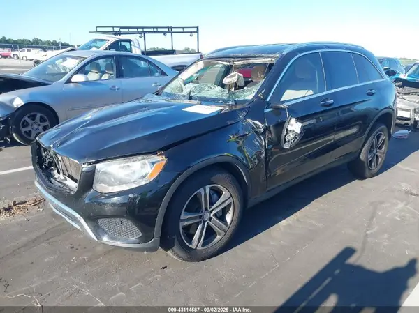 WDC0G4JB0HF130415 2017 MERCEDES-BENZ GLC - Image 2