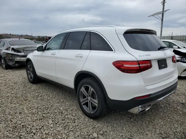 WDC0G4JB0HF144282 2017 MERCEDES-BENZ GLC - Image 2