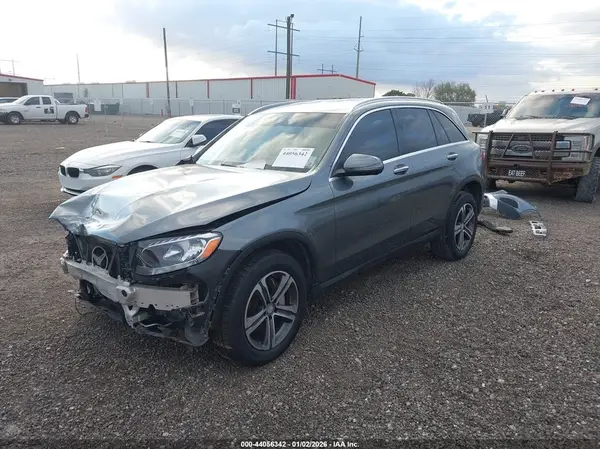 WDC0G4JB0HF146064 2017 MERCEDES-BENZ GLC - Image 2
