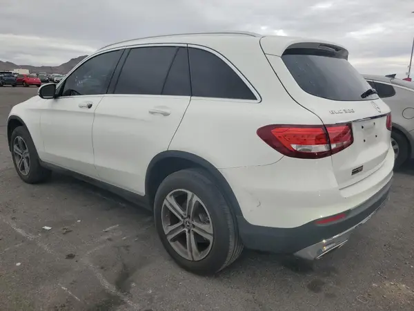 WDC0G4JB0HF203721 2017 MERCEDES-BENZ GLC - Image 2