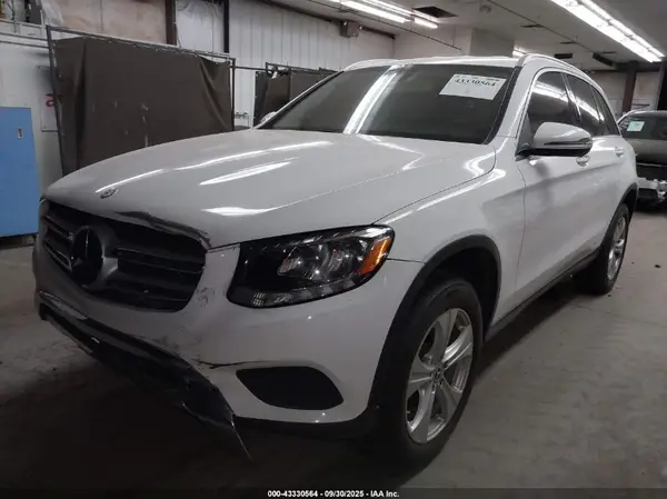 WDC0G4JB0HF236881 2017 MERCEDES-BENZ GLC - Image 2