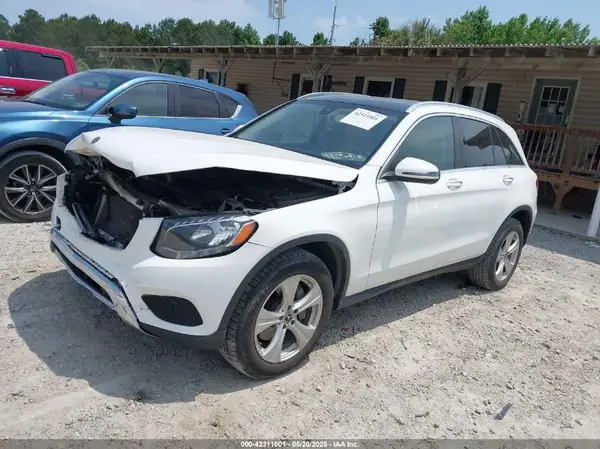 WDC0G4JB0HV011351 2017 MERCEDES-BENZ GLC - Image 2