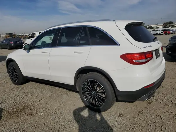 WDC0G4JB0HV012791 2017 MERCEDES-BENZ GLC - Image 2