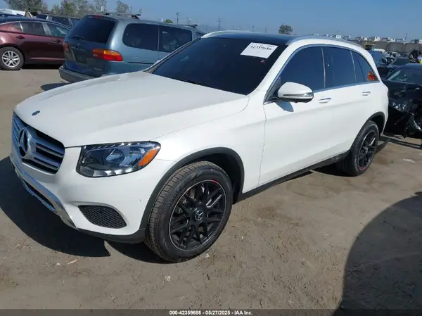 WDC0G4JB0JF352586 2018 MERCEDES-BENZ GLC - Image 2