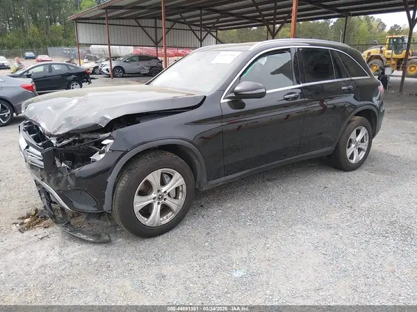 WDC0G4JB0JV016037 2018 MERCEDES-BENZ GLC - Image 2