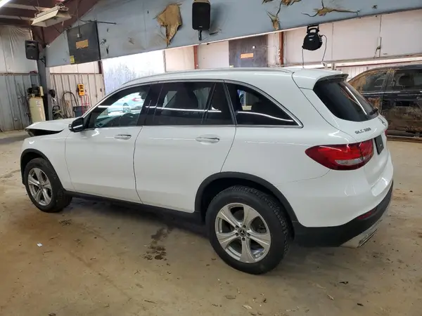WDC0G4JB0JV017950 2018 MERCEDES-BENZ GLC - Image 2