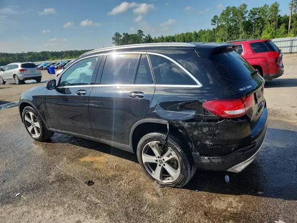 WDC0G4JB0JV023697 2018 MERCEDES-BENZ GLC - Image 2