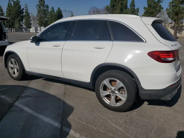 WDC0G4JB0JV028110 2018 MERCEDES-BENZ GLC - Image 2