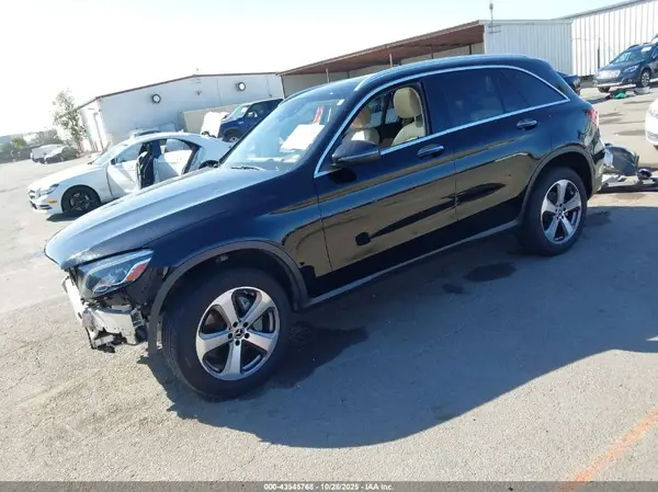 WDC0G4JB0JV050334 2018 MERCEDES-BENZ GLC - Image 2
