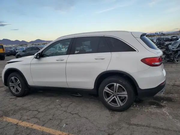 WDC0G4JB0JV060751 2018 MERCEDES-BENZ GLC - Image 2