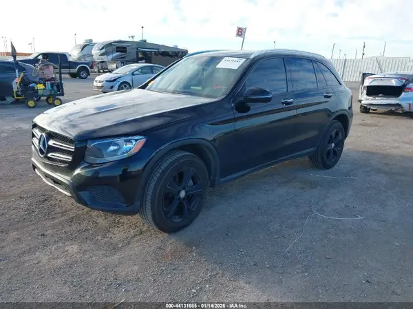 WDC0G4JB0JV061933 2018 MERCEDES-BENZ GLC - Image 2