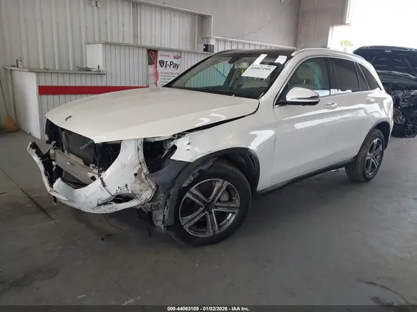 WDC0G4JB0JV067022 2018 MERCEDES-BENZ GLC - Image 2