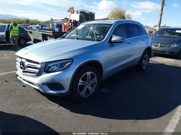 WDC0G4JB0JV067568 2018 MERCEDES-BENZ GLC - Image 2