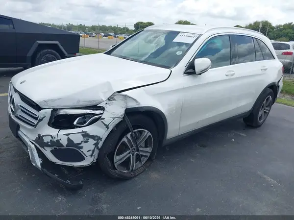 WDC0G4JB0JV101637 2018 MERCEDES-BENZ GLC - Image 2