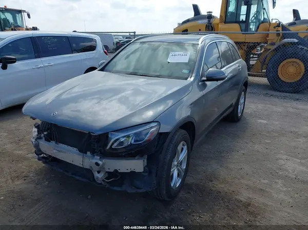WDC0G4JB0JV111262 2018 MERCEDES-BENZ GLC - Image 2