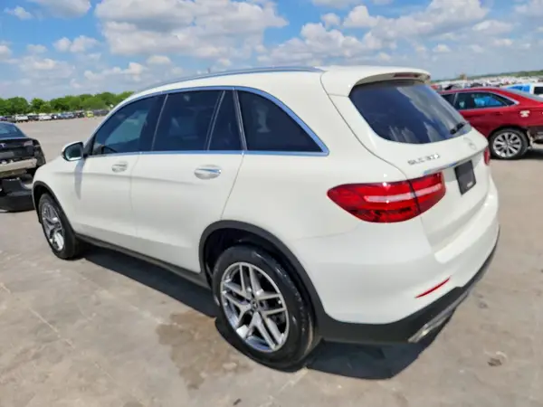 WDC0G4JB0K1002065 2019 MERCEDES-BENZ GLC - Image 2