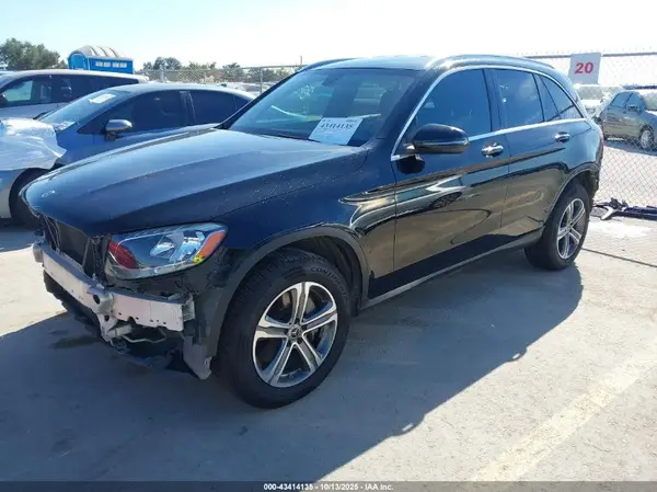 WDC0G4JB0KF483910 2019 MERCEDES-BENZ GLC - Image 2