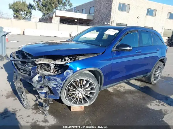 WDC0G4JB0KF575518 2019 MERCEDES-BENZ GLC - Image 2